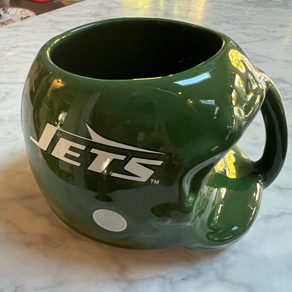Team NFL NY Jets Vintage Green and White ceramic mug by Sports Concepts